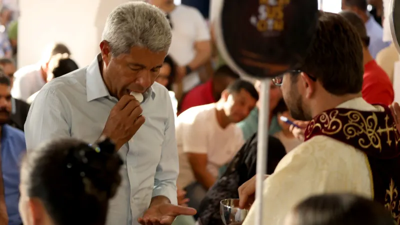 Jerônimo Rodrigues participa de festa em homenagem a Santa Teresa, em Ribeira do Pombal