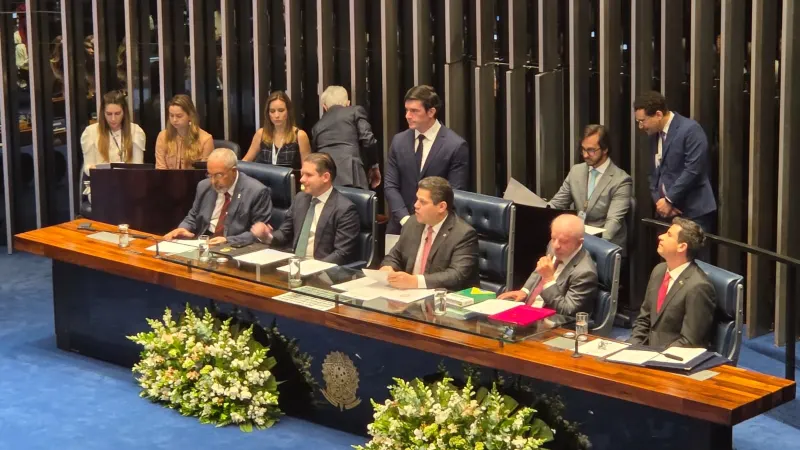 Lula e líderes do Congresso participam de promulgação das PECs da jornada 6x1