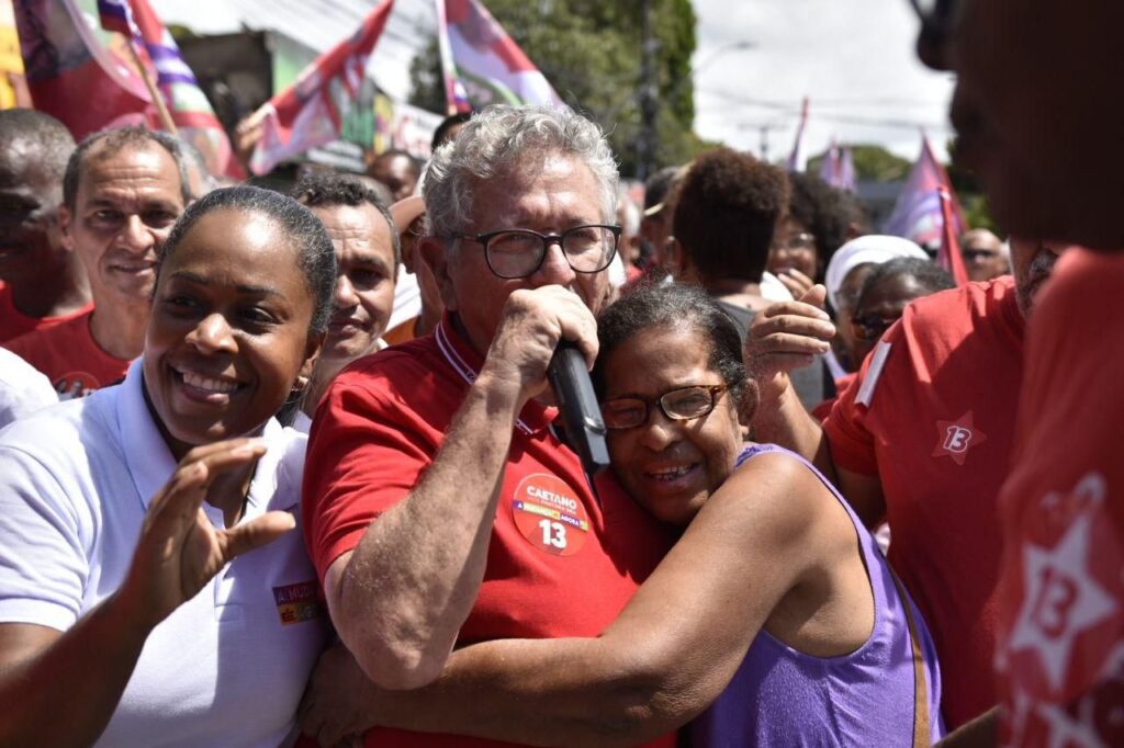 IMG-20240818-WA0039-1024x682 ”Eles querem fazer política com o sofrimento das pessoas”, diz Caetano a feirantes em Monte Gordo