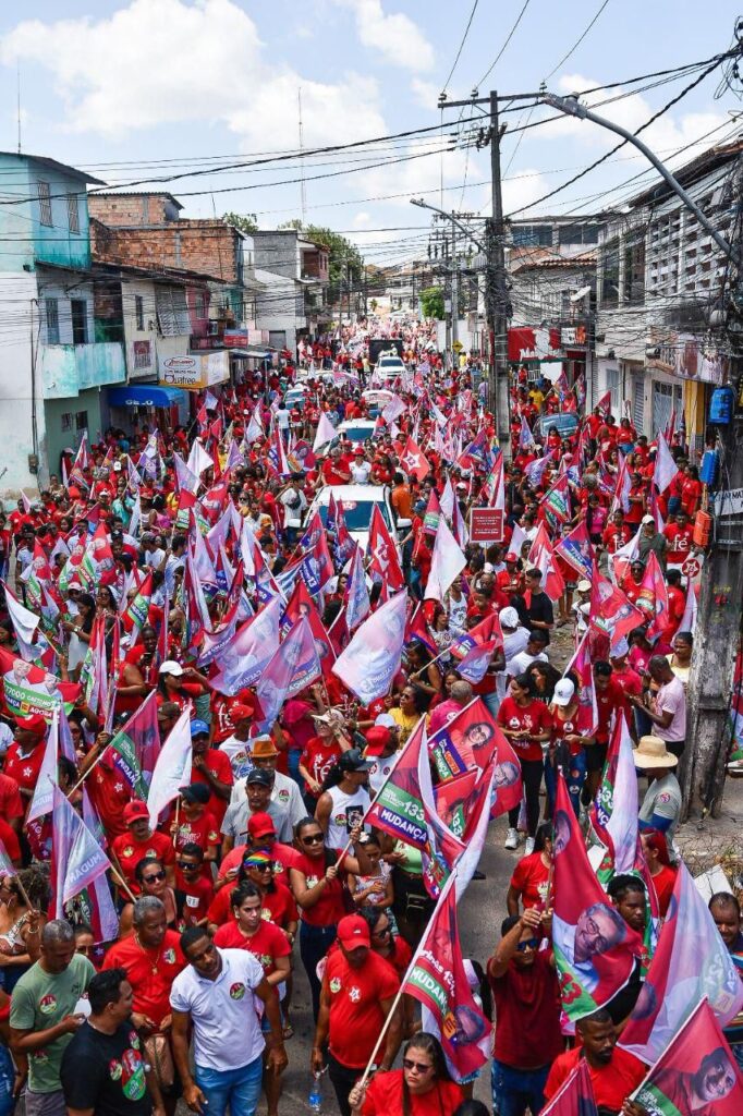 IMG-20240825-WA0030-682x1024 Caetano arrasta 15 mil pessoas nos PHOCs e defende união pelo futuro de Camaçari