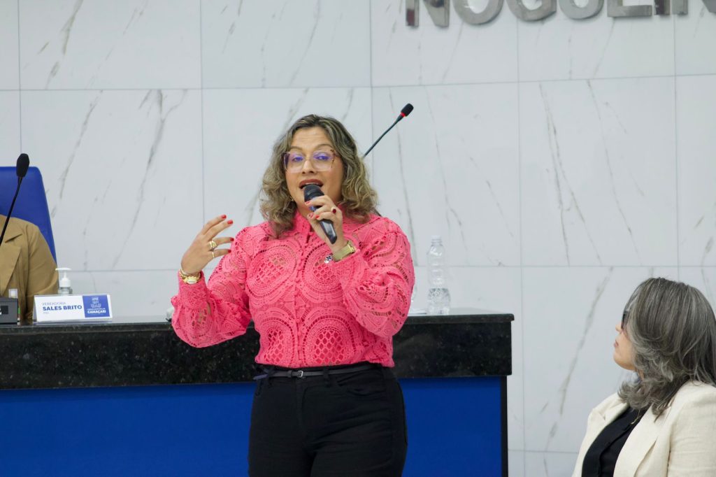 Imagem-do-WhatsApp-de-2025-09-26-as-07.01.35_597da6a8-1-1024x682 Secretaria de Saúde de Camaçari apresenta prestação de contas na Câmara de Vereadores