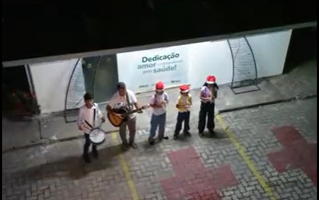 WhatsApp-Image-2025-12-04-at-15.00.32-1-1 Emoção e Esperança! Natal de Luz Ilumina UPA em Dias D'Ávila com Coral Infantil