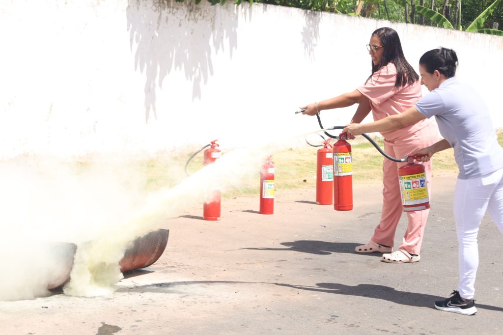 WhatsApp-Image-2026-03-21-at-17.23.53-2-1024x682 Segurança Hospitalar: Colaboradores da UPA Gleba A passam por Treinamento Intensivo de Combate a Incêndio