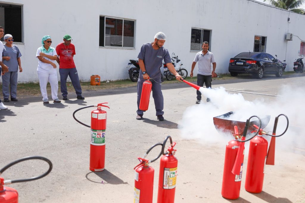 WhatsApp-Image-2026-03-21-at-17.23.53-6-1024x682 Segurança Hospitalar: Colaboradores da UPA Gleba A passam por Treinamento Intensivo de Combate a Incêndio