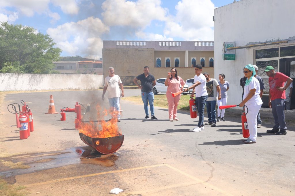 WhatsApp-Image-2026-03-21-at-17.23.54-1-1024x682 Segurança Hospitalar: Colaboradores da UPA Gleba A passam por Treinamento Intensivo de Combate a Incêndio