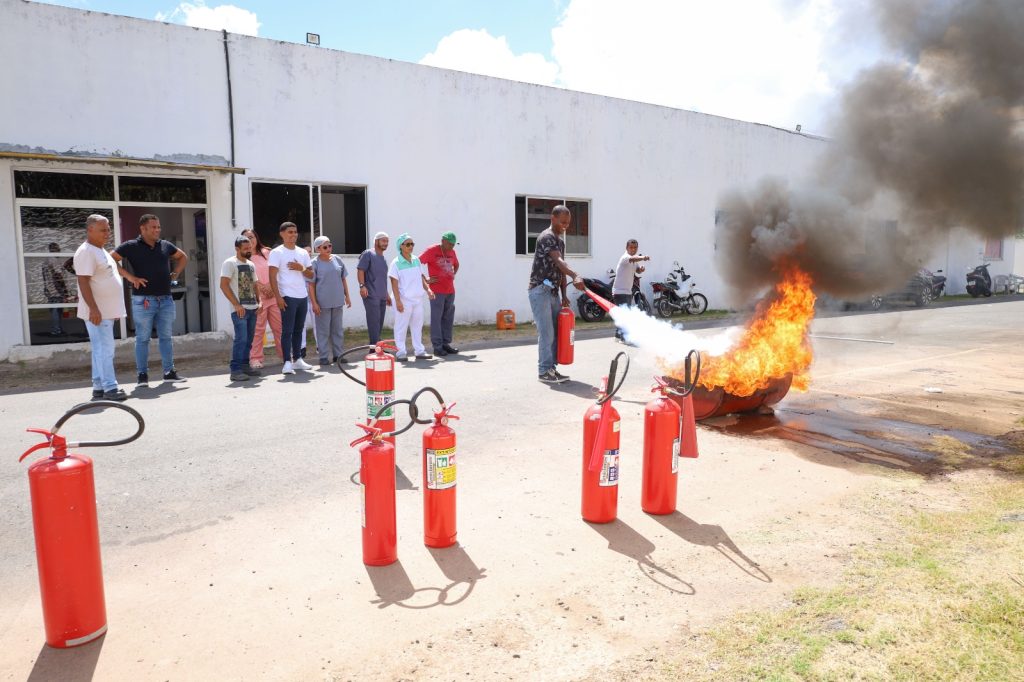 WhatsApp-Image-2026-03-21-at-17.23.54-1024x682 Segurança Hospitalar: Colaboradores da UPA Gleba A passam por Treinamento Intensivo de Combate a Incêndio