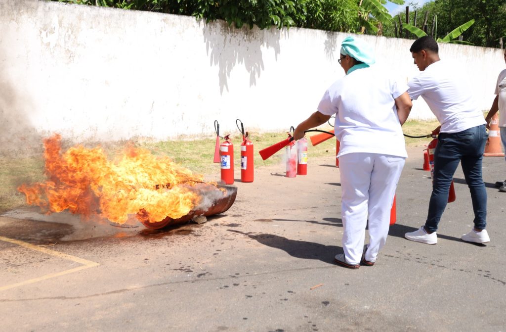 WhatsApp-Image-2026-03-21-at-17.23.54-2-1024x671 Segurança Hospitalar: Colaboradores da UPA Gleba A passam por Treinamento Intensivo de Combate a Incêndio